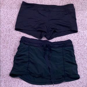2 pairs of shorts/skorts
